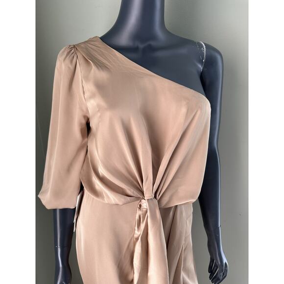 DO + BE Make a Toast Champagne One Shoulder Satin Drape Dress Size M NWT - Picture 5 of 13